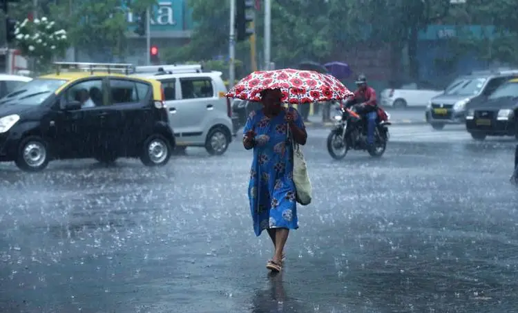 വടക്കൻ കേരളത്തിൽ അതിശക്തമായ മഴയ്ക്ക് സാധ്യത; 11 ജില്ലകളിൽ മഴ മുന്നറിയിപ്പ്