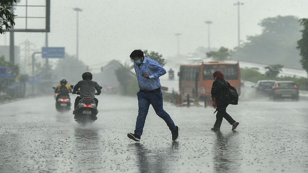 ന്യൂനമർദ്ദം ശക്തി കൂടി, ചക്രവാതച്ചുഴിയും; കേരളത്തിൽ വ്യാപക മഴ തുടരും,