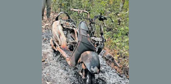 സ്കൂട്ടർ കത്തിച്ചെന്ന പരാതി: പൊലീസ് സിസിടിവി പരിശോധിച്ചു; കുടുങ്ങിയത് ഉടമ