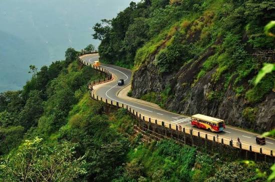 താമരശ്ശേരി ചുരത്തിലൂടെ  അത്യാവശ്യമല്ലാത്ത  യാത്രകൾ ഒഴിവാക്കണം