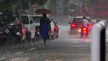 കനത്ത മഴ: വിനോദസഞ്ചാര കേന്ദ്രങ്ങളിൽ നിയന്ത്രണം ഏർപ്പെടുത്താൻ നിർദേശം