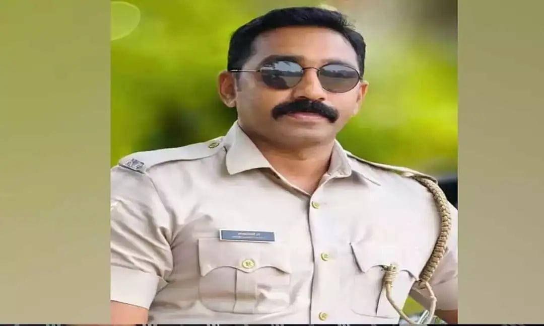 സുല്ത്താൻ ബത്തേരി പൊലീസ് സ്റ്റേഷനില് സൂക്ഷിച്ചിരുന്ന തൊണ്ടിമുതലായ ഹാൻസ് കാണാതായ കേസില് അറസ്റ്റിലായ പൊലീസുകാരൻ സബിത്തിനെ റിമാൻഡ് ചെയ്തു